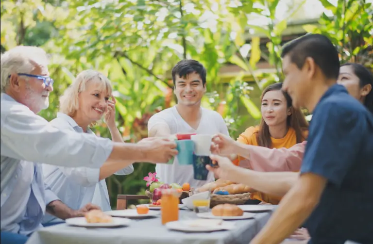 Hosting a Stress-Free Outdoor Party Without the Cleanup