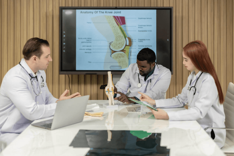 Private Knee Replacement Clinics in Canada: What Patients Should Know About Options, Costs, and Wait Times